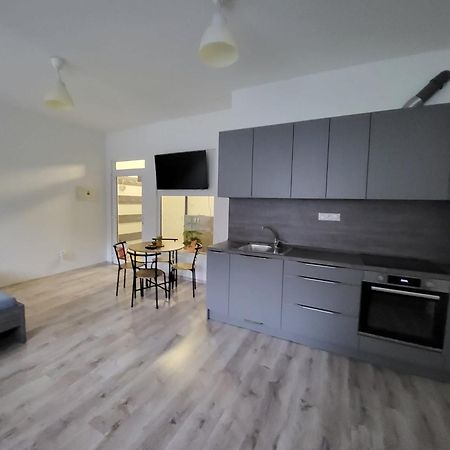 Apartman Nova Bana Bagian luar foto