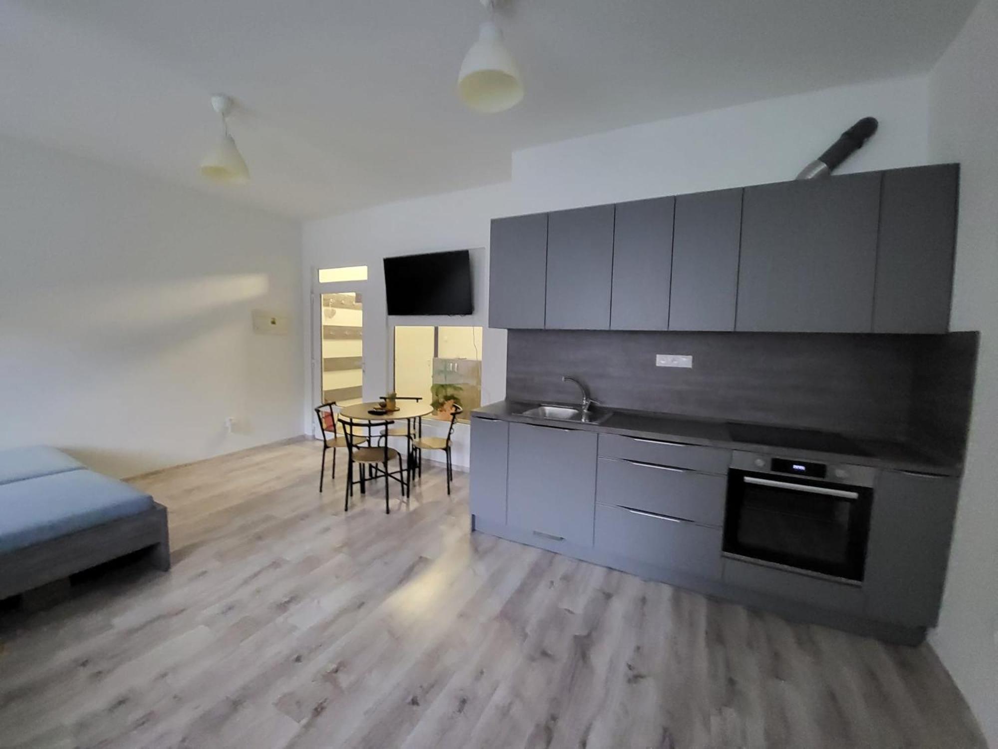 Apartman Nova Bana Bagian luar foto