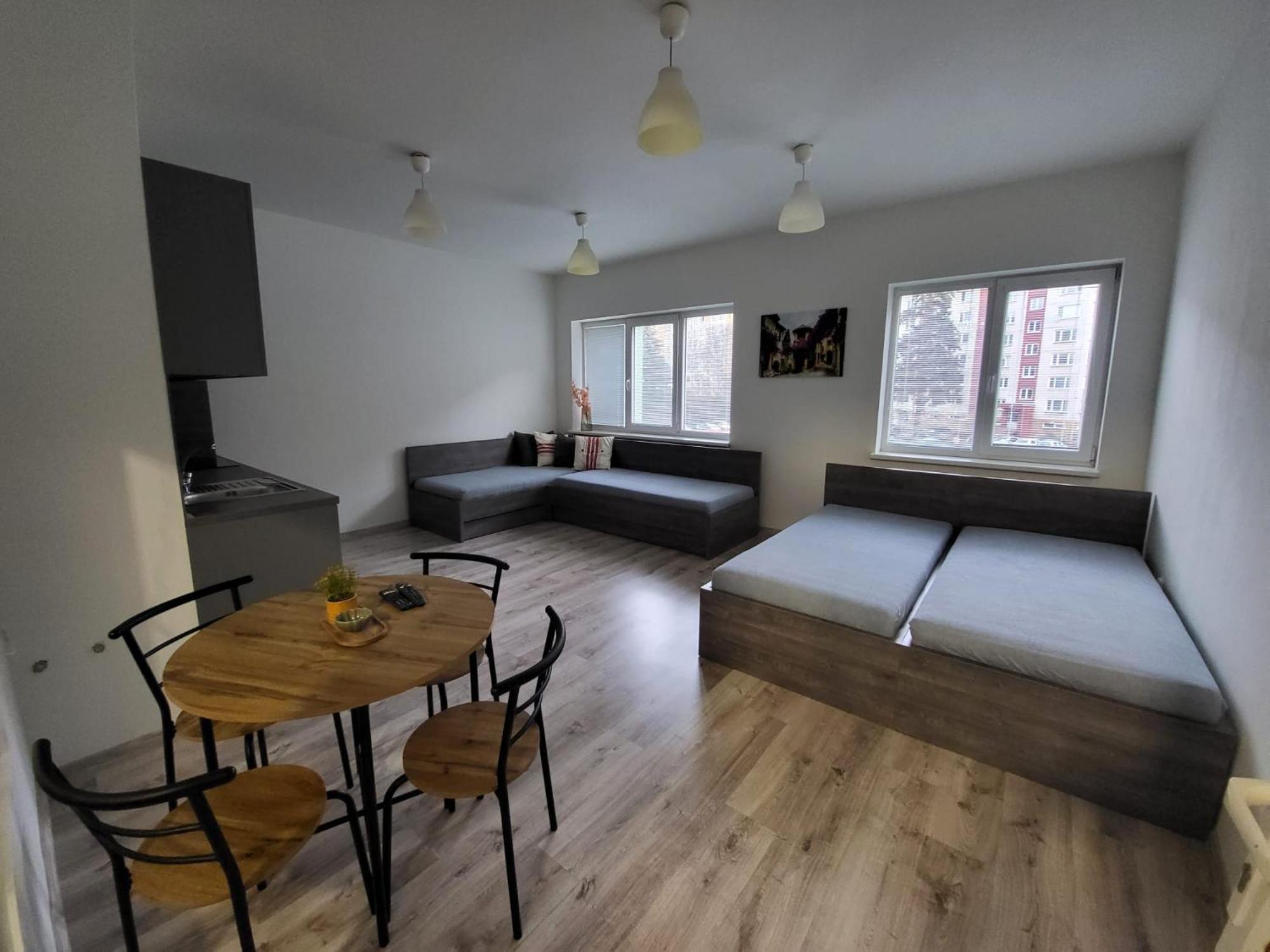 Apartman Nova Bana Bagian luar foto